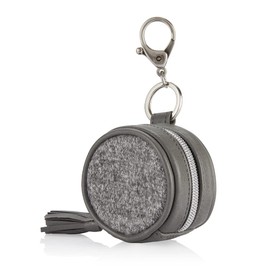 Itzy Ritzy Caja de chupetes con clip – Porta Chupón Grayson, incluye hebilla para fácil fijación a un bolso para pañales o bolso; mide 2.5” de diámetro y sostiene 2 chupetes