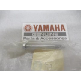 Yamaha Q8A Genuine Yamaha Marine 90105-06M26 Flange Bolt OEM New Factory Boat Parts