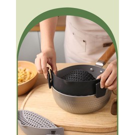 Cooking Tools for Kitchen/A Clip-on Silicone Strainer Purple Pots and Pans Set/Unique Gifts for Cooks/Gifts for Mom Useful/Cooking Gifts for Women (black)