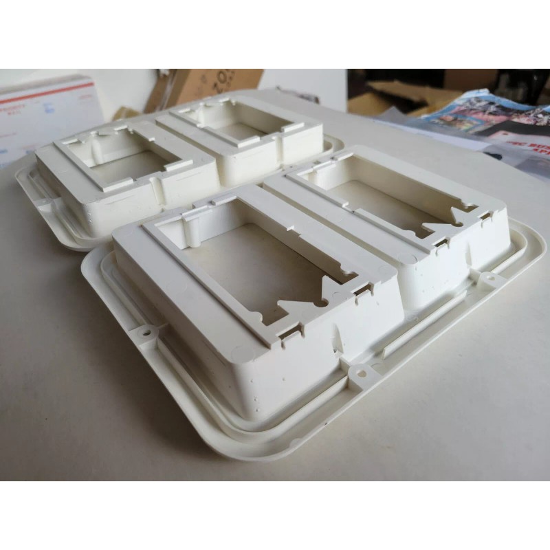 Bargman Corp TWO BARGMAN Double Taillight Bezel Colonial White 84/85