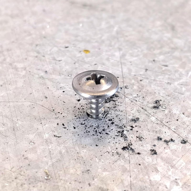 Pack of 300 Self Tapping Screws 4.8 x 16 mm