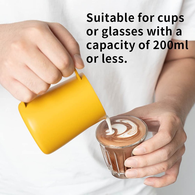 watchget ミルク泡立てピッチャー 250ml (8オンス)ラテアートに適用 エスプレッソマシン用 ステンレススチール製ミルクジャグ カプチーノ、ラテのための最適なエスプレッソ蒸しピッチャーミルクジャグカップ,イエローマットコーティング