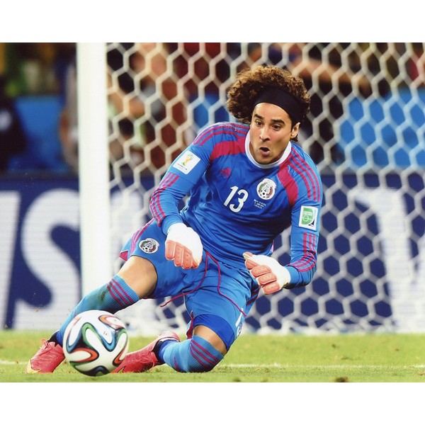 GUILLERMO OCHOA MEXICAN SOCCER 8X10 SPORTS ACTION PHOTO (CAT)