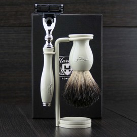 new shaving set 2 by Haryali London