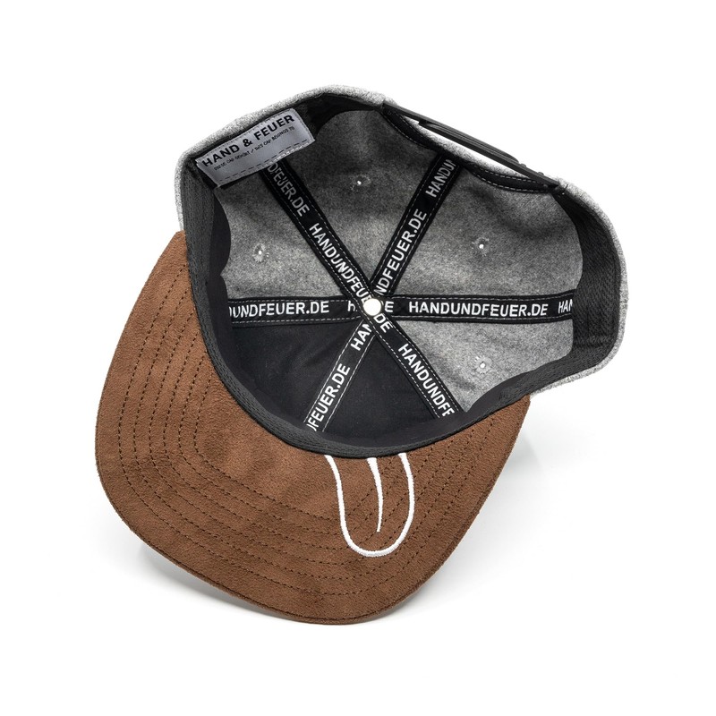 Hand und Feuer Snapback Cap Children's Naughty Badger, lightgrey