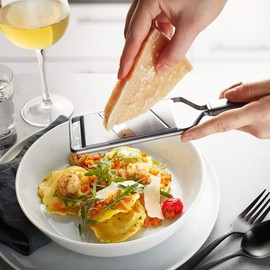 Gefu 29227 Gourmet-Hobel Primeline, mini, für Trüffel, Parmesan, Champignons, Schokolade, Schnittstärke bis 4 mm, spülmaschinengeeignet