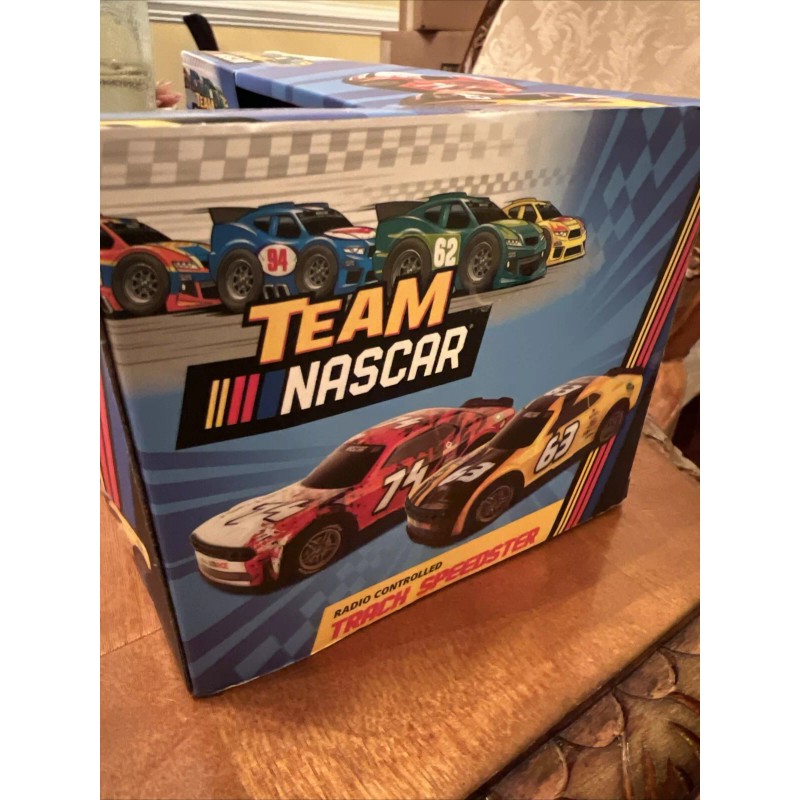 TEAM NASCAR RC RADIO CONTROLLED TRACK SPEEDSTER 74 RED BNIB