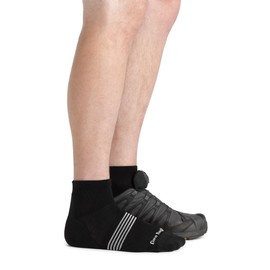 Darn Tough Vermont Men's Element Quarter Lightweight Running Sock (Style 1117) - Black, Medium
