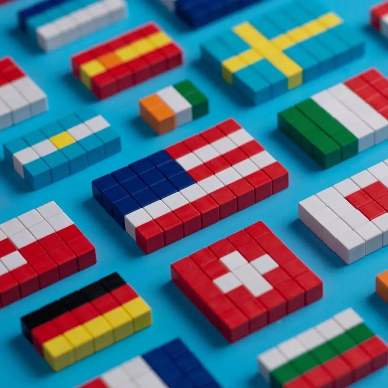 UD_PIXIO Flags - 111 Magnetic Blocks in 8 Colors +