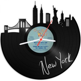 GRAVURZEILE Vinyl Record Clock - Skyline New York - Wall Clock Made of Cast Vinyl with City Skyline 30 cm - Upcycling Design Clock Wall Decoration Vintage Clock Wall Decoration Retro Clock - Made in