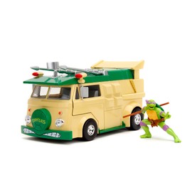 Party Wagon w/Donatello Diecast Figure, Tan - 34529/2-1/24 Scale Diecast Model Car