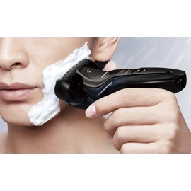 Panasonic Lamdash Men's Shaver Triple-Blade Safe for Baths Black ES-ST2P-K