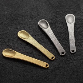 4 Pack Metal Makeup Spatula Mini Spoon Beauty Scoop for Facial Cosmetic Face Mask (Silver & Gold) Gold-Sliver-Rosegold / 4팩 메탈 메이크업 주걱 미니 스푼 페이셜 코스메틱용 뷰티 스쿱 페이스 마스크(실버 & 골드) Gold-Sliver-Rosegold