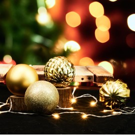 Emopeak 4Pcs Christmas Balls Ornaments for Xmas Christmas Tree - 4 inch Shatterproof Christmas Tree Decorations Hanging Ball for Holiday Wedding Party Decoration