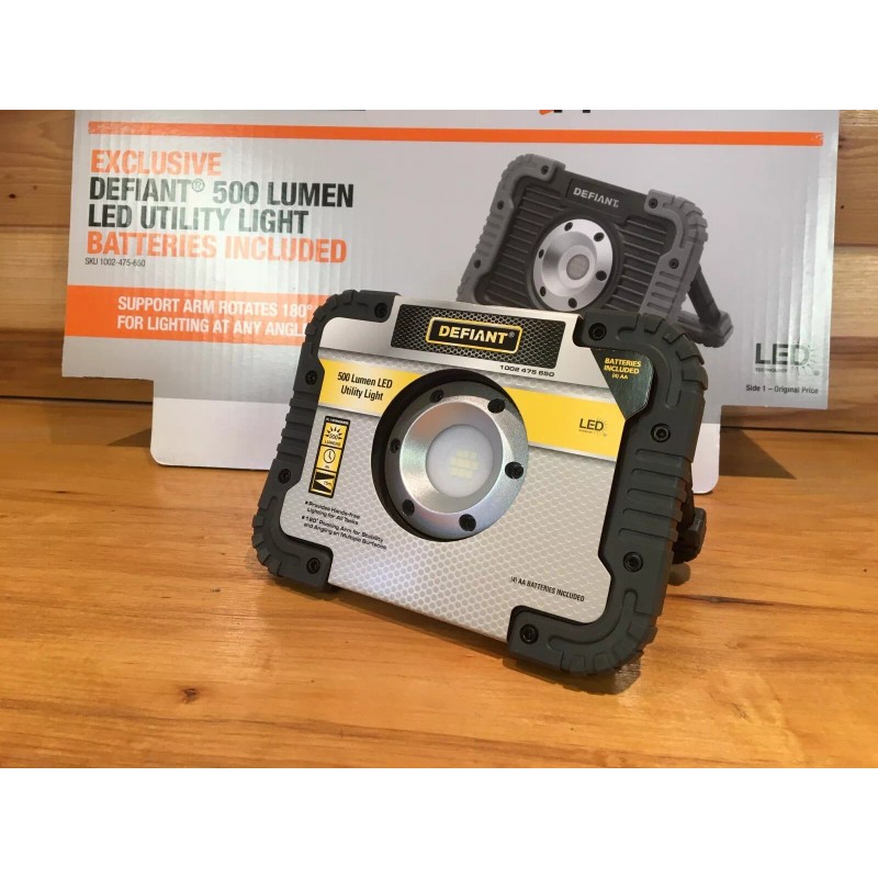 Defiant 500 Lumen LED Utility Light Brand New With Batteries