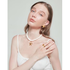 HolidayQbee Gold Starfish Pendant Necklace For Women Starfish Necklace With White Beach Puka Shell Chain Necklace Starfish Choker Necklace Ocean Beach Beaded Fashion Chic Jewelry