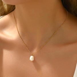 Jewigo Pearl Necklaces for Women 18K Gold Plated Pearl Choker Necklace Dainty Pearl Pendant Necklace Simple Small Pearl Bridesmaid Wedding Jewelry Gift