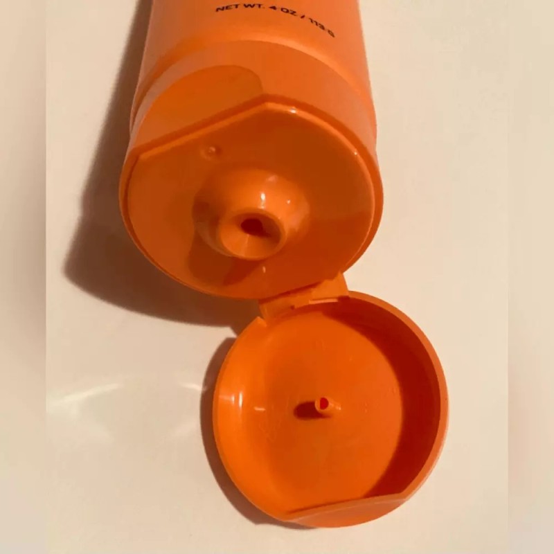 Spa . Scentials Repair Smoothing Foot Cream with vitamin C