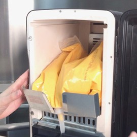 Paragon Muy Fresco Package of One (1) bag Jalapeno Cheese Sauce Bags, Disposable Pouch, Yellow