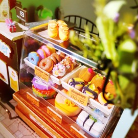 Dokurundo ® Robotime DIY Miniature House DGM Series (Dessert)