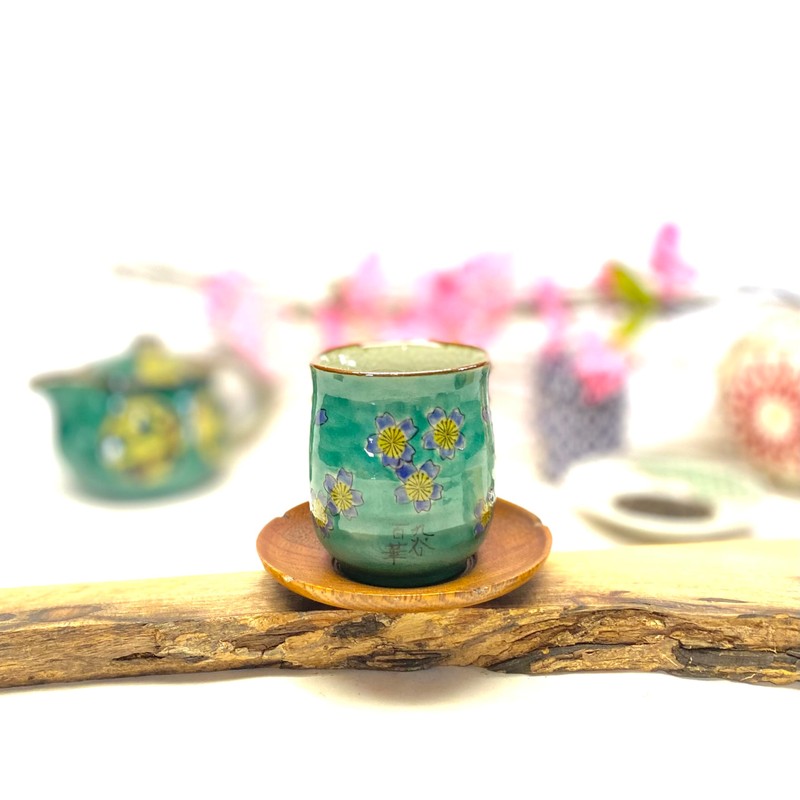 Kutani [Tea Cup] Large Green Cherry Blossom Heart Back Painting