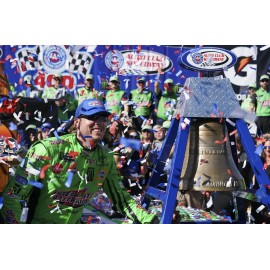 NASCAR SUPERSTAR KYLE BUSCH WINS 2019 AUTO CLUB 400  8X10 PHOTO W/BORDERS