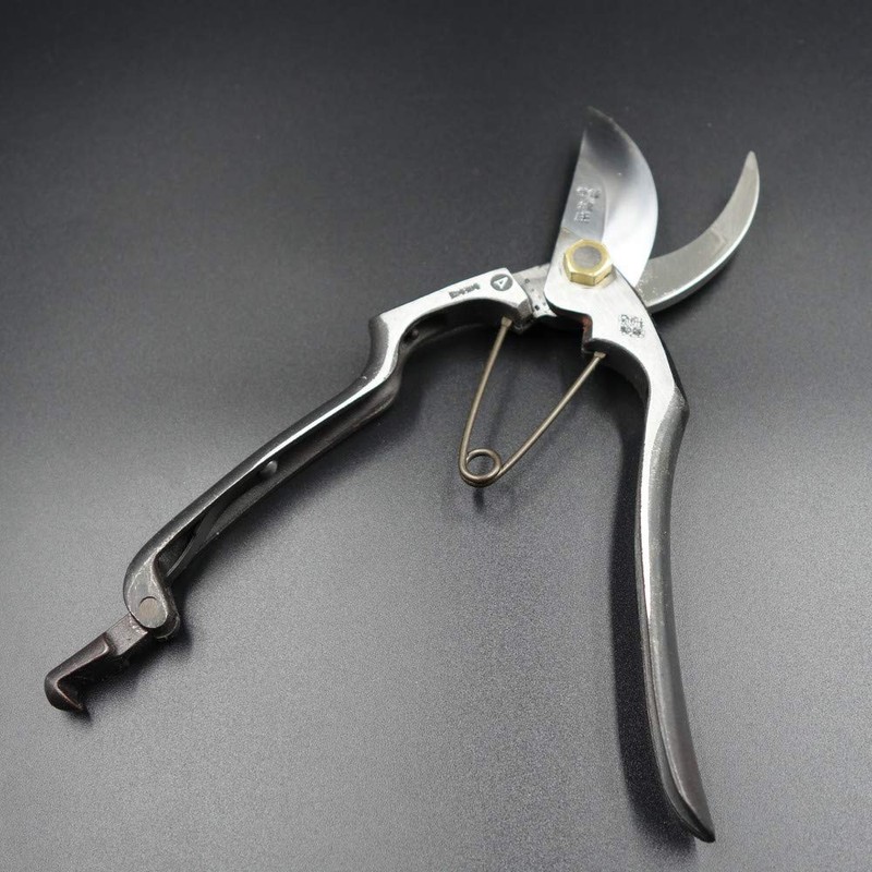 Tobisho Pruning Shears, A-Type, Yasuki Steel Blue Paper Metal Dowel
