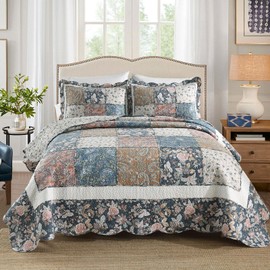 Yvooxny 3-Piece Quilt Set King Size Quilted Bedspread Reversible Country Style Blue Floral Paisley Real Patchwork Bedding Quilt Set with Ruffles with Pillowcases for All Seasons, 108 * 96 Inches