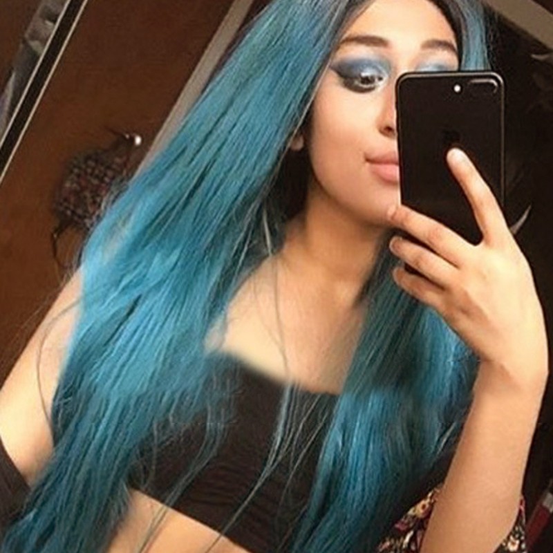 Long Straight Hair Wig Gradient Green Color Centre Parting Hairstyle