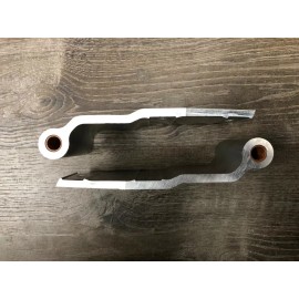 GREAT DANE (2) OEM GREAT DANE 31806715 REAR DOOR 3-HOLE ALUM HINGE, 3.88"X 8.30" P-SER