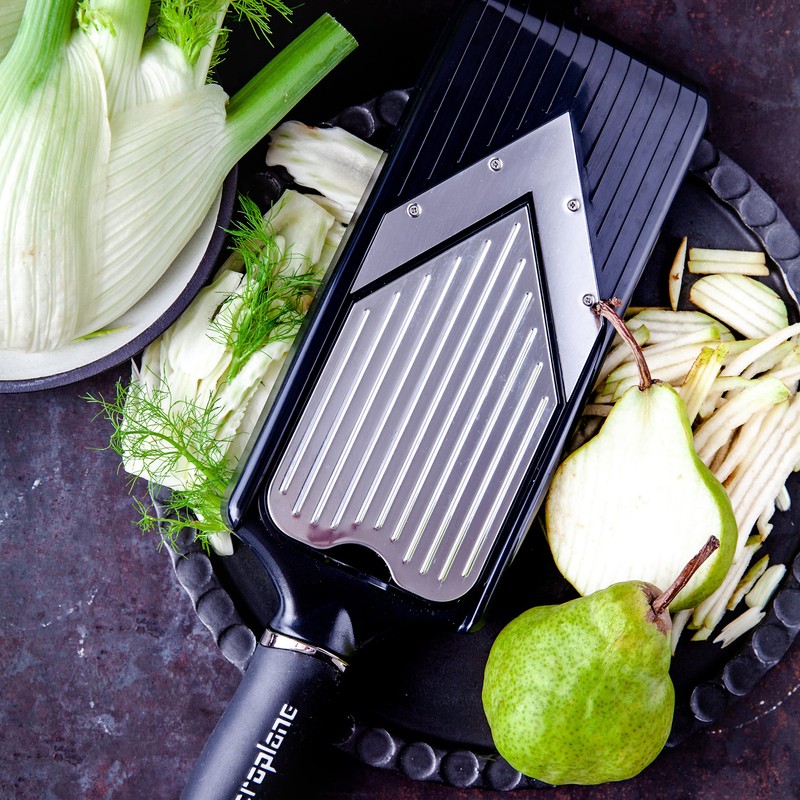 Microplane adjustable vegetable slicer with V-blade and julienne blade insert