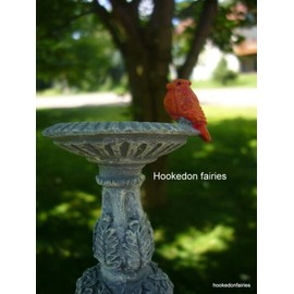 Miniature Cardinal Birdbath Pick Miniature Fairy Garden Bird Bath GO 16412 for Garden, Patio, Deck, Porch, Terrarium, Dollhouse - Yard Art Decoration.