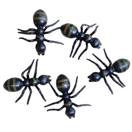 Sujosa 20pcs Fake Big Ants GiantAnts Ant Queen Plastic Fake Bugs Insects April Fools Christmas Party Gags Gifts Pranks for Adults