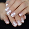 Pearl Shine - Uñas postizas redondas blancas con pestañas adhesivas