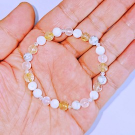 Hyggestone (self-produced product) Golden Luck Replenishment Five Elements Bracelet Moonstone Gold Needle Crystal Howlite Mother of Pearl Diamond Gemstone Bracelet / 금기운보충 오행팔찌 문스톤 금침수정 하울라이트 자개 다이아 원석 팔찌