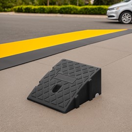 Plastic Curb Ramp 13cm Height Threshold Driveway Anti Slip Slope Ramp for Car Motorcycle (Black)