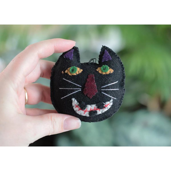 Tonys Halloween Ornament Black Cat Head Felted Wool Applique 3