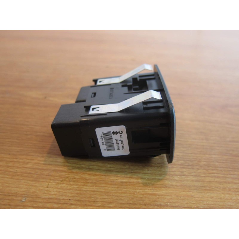 2012-2020 Chysler Town & Country Dodge Grand Caravan Quarter Vent