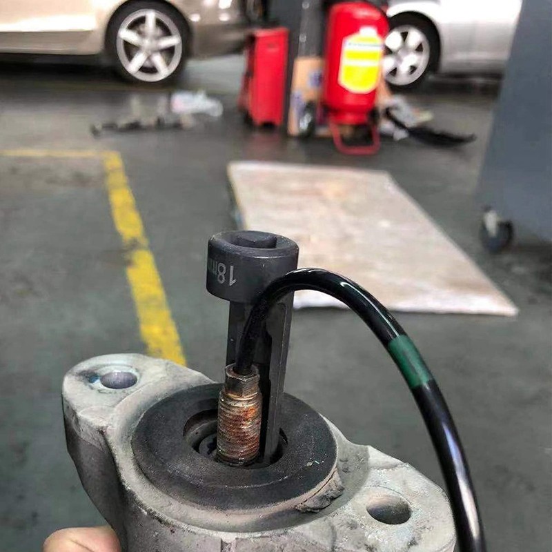 Suspension Strut Socket Tool 1/2in DR. X 18mm 12PT VM