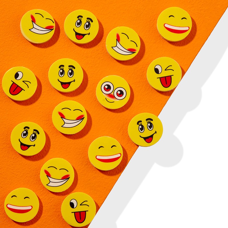 THE TWIDDLERS - 100 Novelty Funny Face Rubber Erasers for