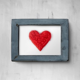 Inkognito Plush Postcard, Occasion: "Fluffy" in Motif: "Plush Card Large Red Heart", Artist: Barbara Dienz-Sengmüller, Item No.: 20741 by Berliner Verlag