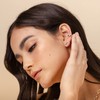 PAVOI Aretes Ear Cuff Clásicos chapados en Oro Blanco de