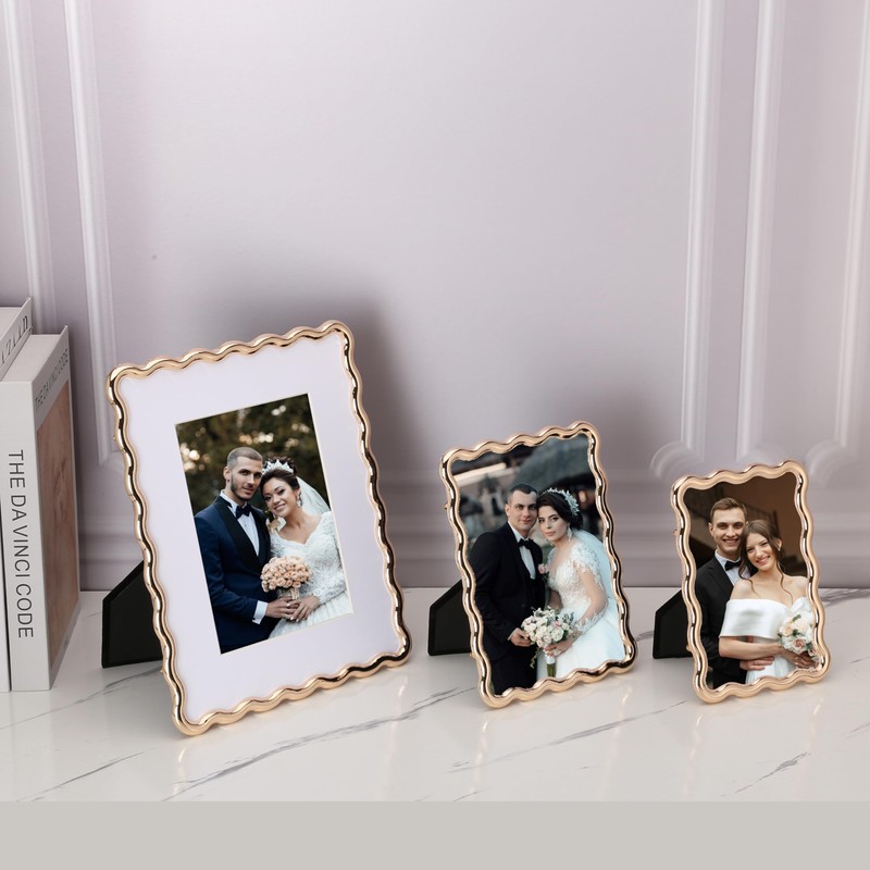 Gold 4 x 6'' High-End Zinc Alloy Picture Frame with