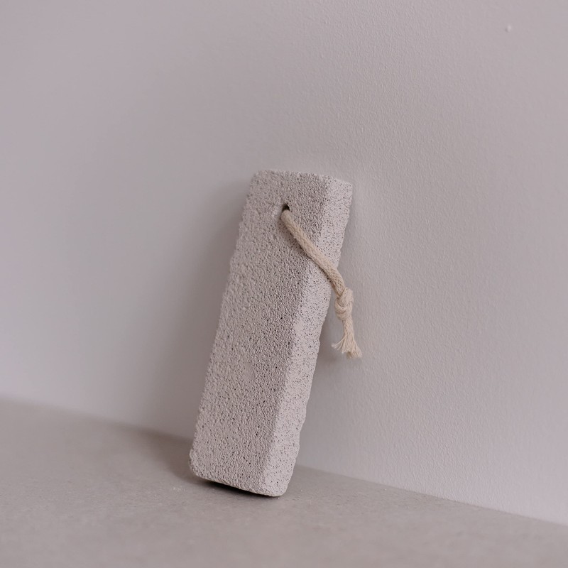 Croll & Denecke Pumice block with cord