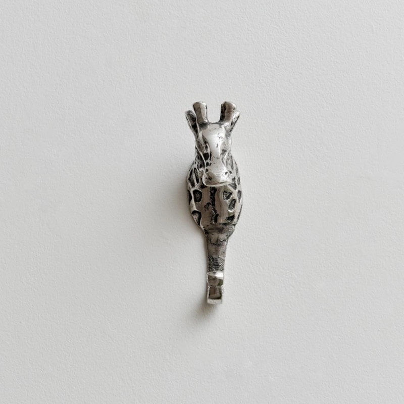 Melody Maison Silver Metal Giraffe Wall Hook, Animalistic Decor, Animal