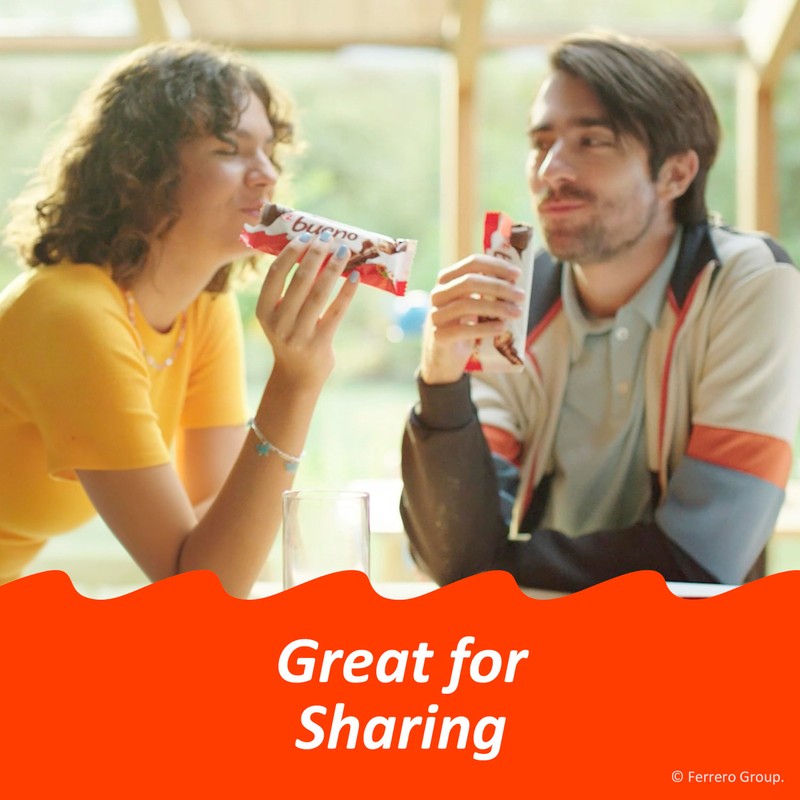 Kinder Bueno Milk Chocolate and Hazelnut Cream, Bulk 30 Pack,