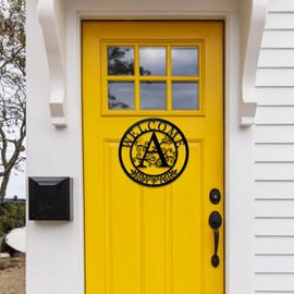 CINPIUK Initial Welcome Sign, 12 Inch Metal Monogrammed Sign Farmhouse Front Door Porch Sign Wall Art Decor, Monogram Gift Rustic Welcome Wreath Hanging Ornament for Indoor Outdoor, A