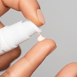 Mario Badescu Suero iluminador y revitalizante debajo de los ojos, antienvejecimiento e hidratante, reduce la apariencia de lneas finas y ojeras con  
