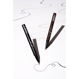 Fox Vanity Quick Filter Brush Pen Eyeliner Ultra-slim Waterproof Eyeliner Pen Eyeliner Black Presso 1ea / 여우화장대 퀵필터 붓펜아이라이너 초슬림 워터프루프 아이라이너 펜아이라이너블랙프레소 1개