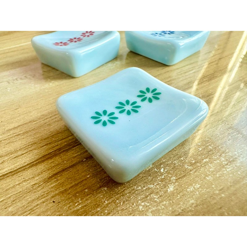 speed mao Cute Dog Dog Ceramic Chopsticks Rest Caratry Set